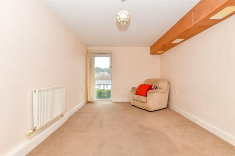 2 bedroom ground floor flat for sale, Auden Way, Dover, Kent