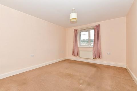 2 bedroom ground floor flat for sale, Auden Way, Dover, Kent