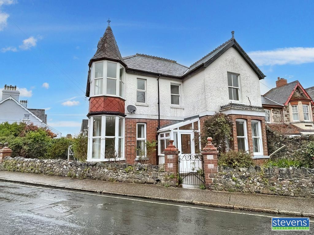 Solon Dene Mill Road, Okehampton 3 bed detached house £750 pcm (£173 pw)