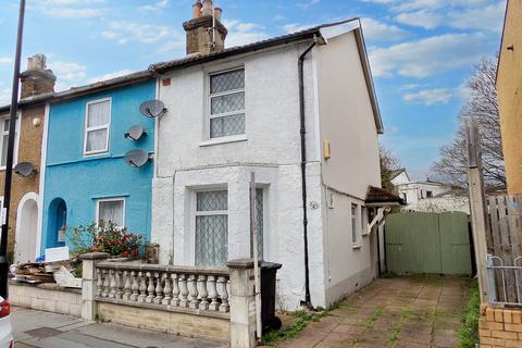 2 bedroom end of terrace house to rent, Parker Road, Croydon CR0