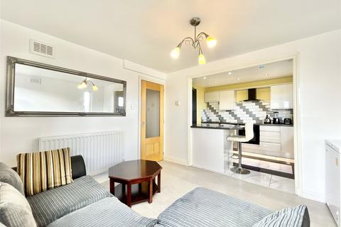 2 bedroom apartment for sale, Keats Walk, Gateshead, NE8