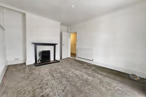 1 bedroom flat for sale, Hillside Street, Hythe, Kent. CT21