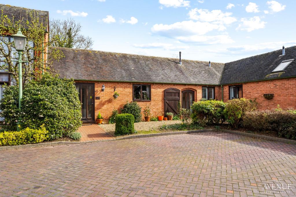 4 Heron Court, Alrewas 2 bed barn conversion for sale £375,000