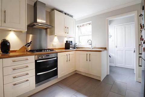 49 Lower Range Road, Gravesend, DA12 2QL