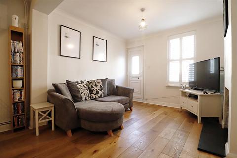 49 Lower Range Road, Gravesend, DA12 2QL