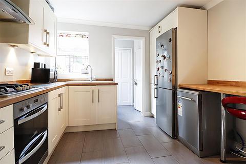 49 Lower Range Road, Gravesend, DA12 2QL