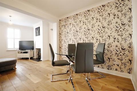 49 Lower Range Road, Gravesend, DA12 2QL