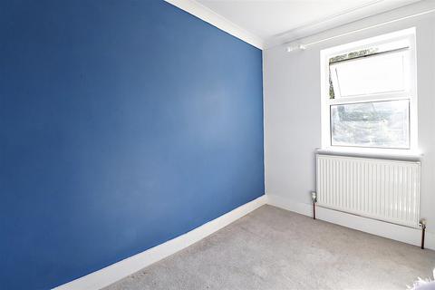 49 Lower Range Road, Gravesend, DA12 2QL