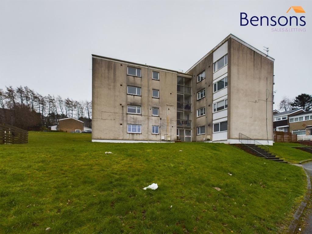 Milford, South Lanarkshire G75 2 bed flat £650 pcm (£150 pw)