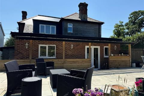 Brackens Bashley Cross Road, New Milton, BH25 5SY