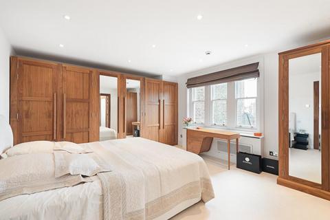 3 bedroom flat to rent, Cadogan Square, London, SW1X