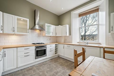 2/2, 12 Albert Avenue, Glasgow, G42 8RE