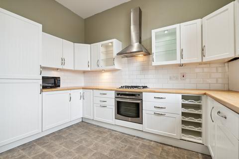 2/2, 12 Albert Avenue, Glasgow, G42 8RE