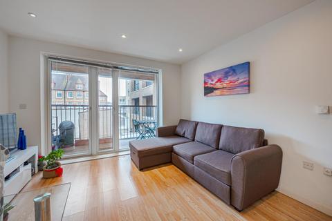 1 bedroom flat to rent, Battersea Park Road, London SW11