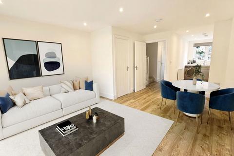 2 bedroom terraced house for sale, Woodlark Place, Greenham Road, Newbury RG14