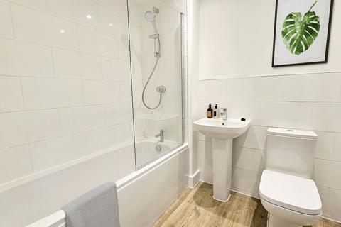 2 bedroom terraced house for sale, Woodlark Place, Greenham Road, Newbury RG14