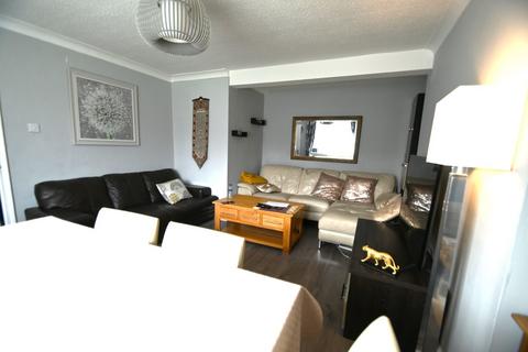 1 Minster Way, Slough, SL3 7EU