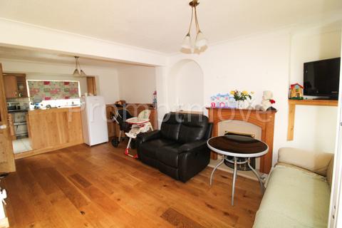 3 bedroom terraced house to rent, Moat Lane Luton LU3 1UU