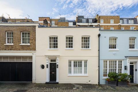 3 bedroom mews for sale, London SW1X