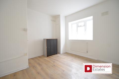 3 bedroom flat to rent, Tullis House, Victoria Park, Hackney Central, London, E9