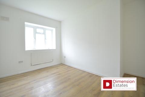 3 bedroom flat to rent, Tullis House, Victoria Park, Hackney Central, London, E9