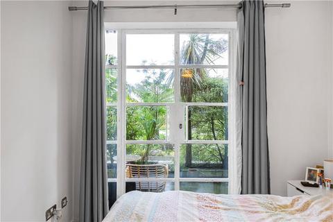9 Roy Square, London, E14 8BY