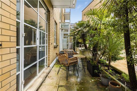 9 Roy Square, London, E14 8BY