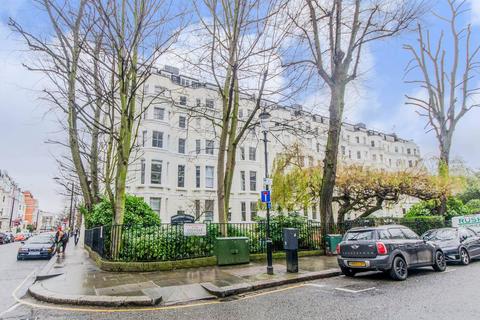 Studio to rent, Colville Gardens, Notting Hill, London, W11