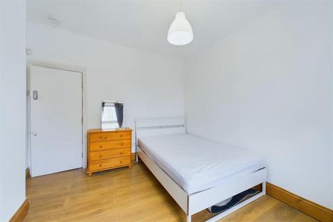 5 bedroom house share to rent, Washington Avenue, London E12