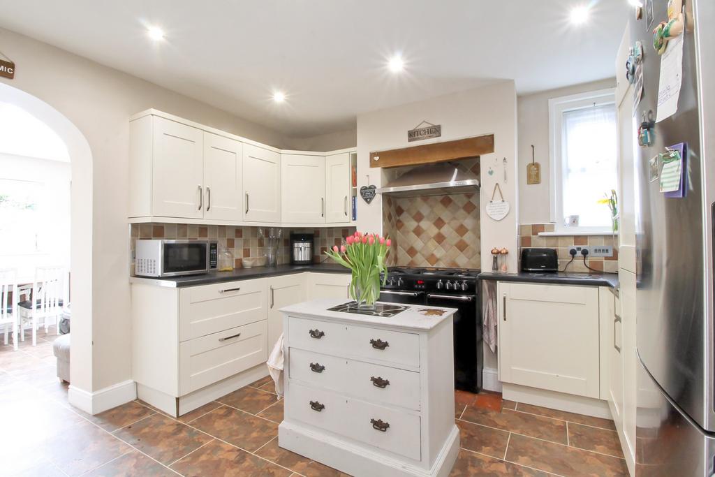 Shedfield, Hampshire 3 bed semidetached house for sale £395,000