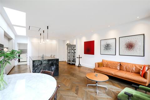 18 Whitehall Gardens, London, W3 9RD