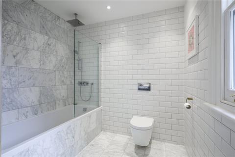 18 Whitehall Gardens, London, W3 9RD