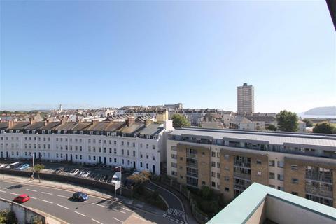 Studio to rent, The Crescent, Plymouth PL1