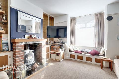 3 bedroom semi-detached house for sale, Normanston Drive, Lowestoft