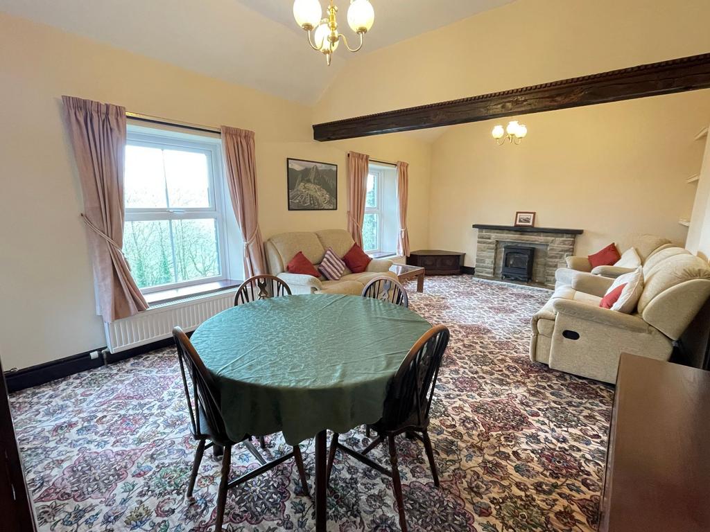 Tolson Court, Huddersfield Road, Penistone 2 bed apartment for sale £