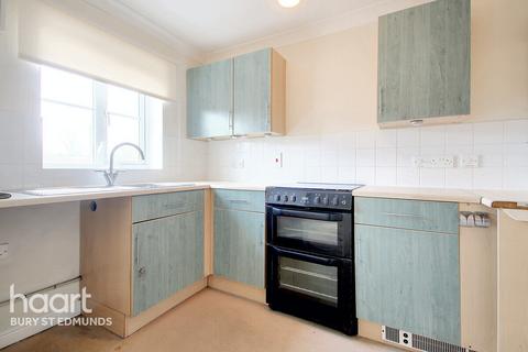 2 bedroom flat for sale, Corsbie Close, Bury St Edmunds