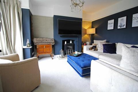 3 bedroom house for sale, Christchurch Road, Barton On Sea, Hampshire, BH25