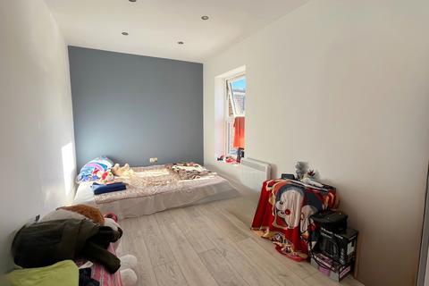 2 bedroom flat for sale, Leylands Road, Burgess Hill RH15
