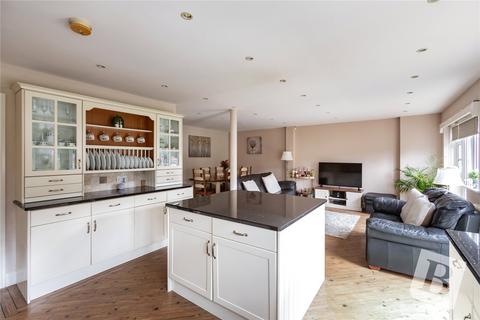 28 Havering Drive, Romford, RM1 4BH
