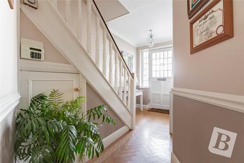 28 Havering Drive, Romford, RM1 4BH