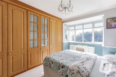 28 Havering Drive, Romford, RM1 4BH