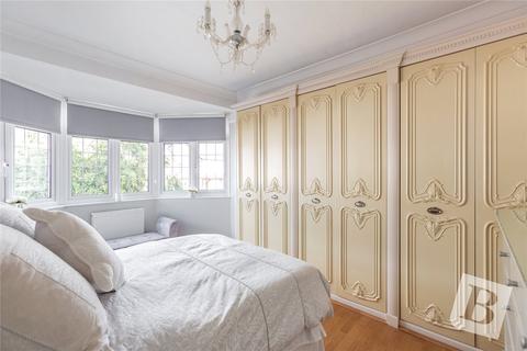 28 Havering Drive, Romford, RM1 4BH