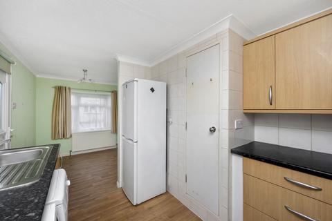 2 bedroom park home for sale, Bonehurst Road, Horley RH6