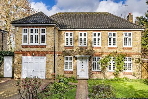4 bedroom detached house for sale, Chaundrye Close, London
