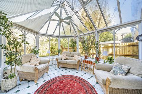 2 Chaundrye Close, London, SE9 5QB