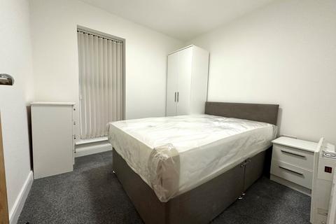 2 bedroom flat to rent, Skinner Lane, Leeds, West Yorkshire, UK, LS7
