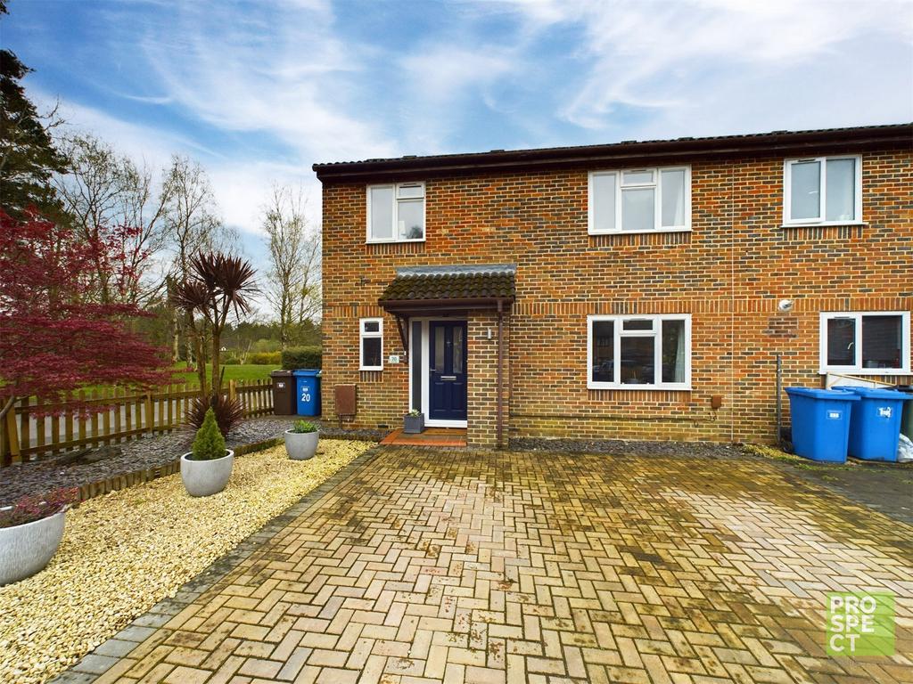 Bruton Way, Bracknell, Berkshire, RG12 3 bed end of terrace house for