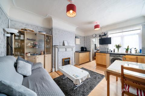 2 bedroom apartment for sale, Watford Way, London NW4