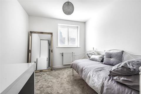 28 Jepson Drive, Stone, Dartford, DA2 6FR