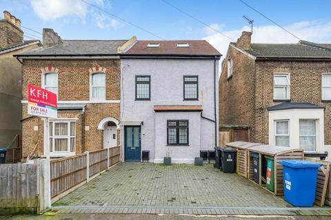 2 bedroom flat for sale, Holmesdale Road, South Norwood